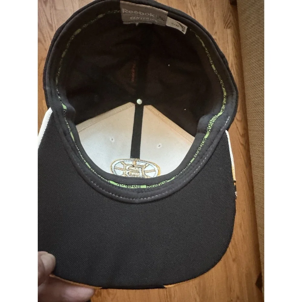 Reebok Center Ice Boston Bruins Hat S/M White Black Gold Flexfit Bear‎ Patch NHL